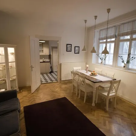 בית נופש Ister אסטרגום