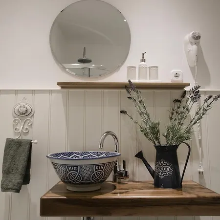 Ister אסטרגום