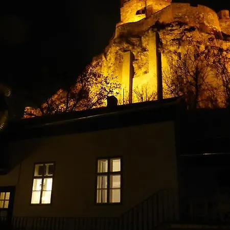 Ister בית נופש אסטרגום